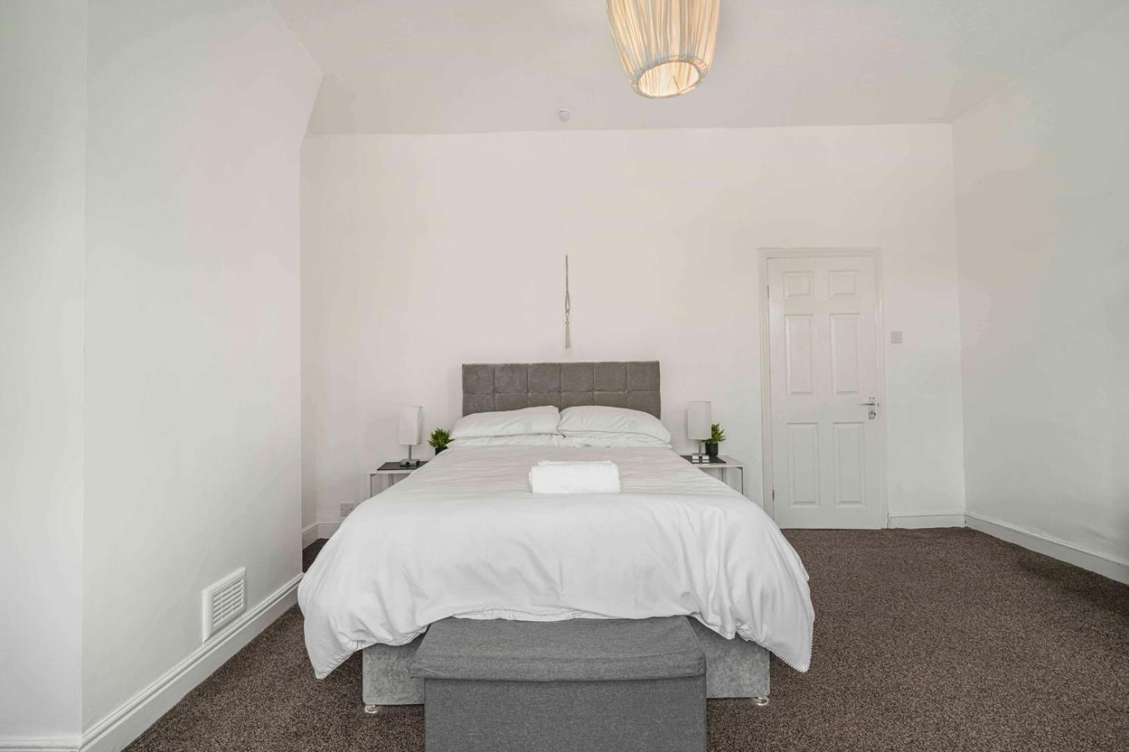 Guestready - Charming In Vibrant Levenshulme Manchester